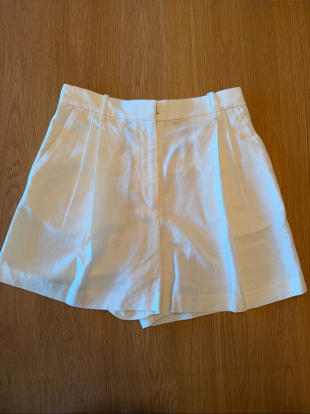 Off White H&M Pleated Women's Shorts